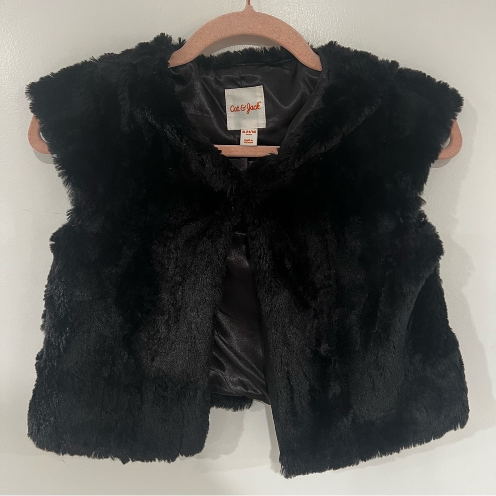 Cat & Jack Black Faux Fur Cropped Vest Girls Sz XL (14/16)